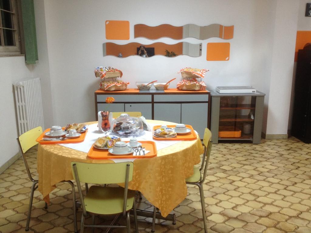 לינה וארוחת בוקר רומא Casa Per Ferie Cardinal G. Guarino מראה חיצוני תמונה